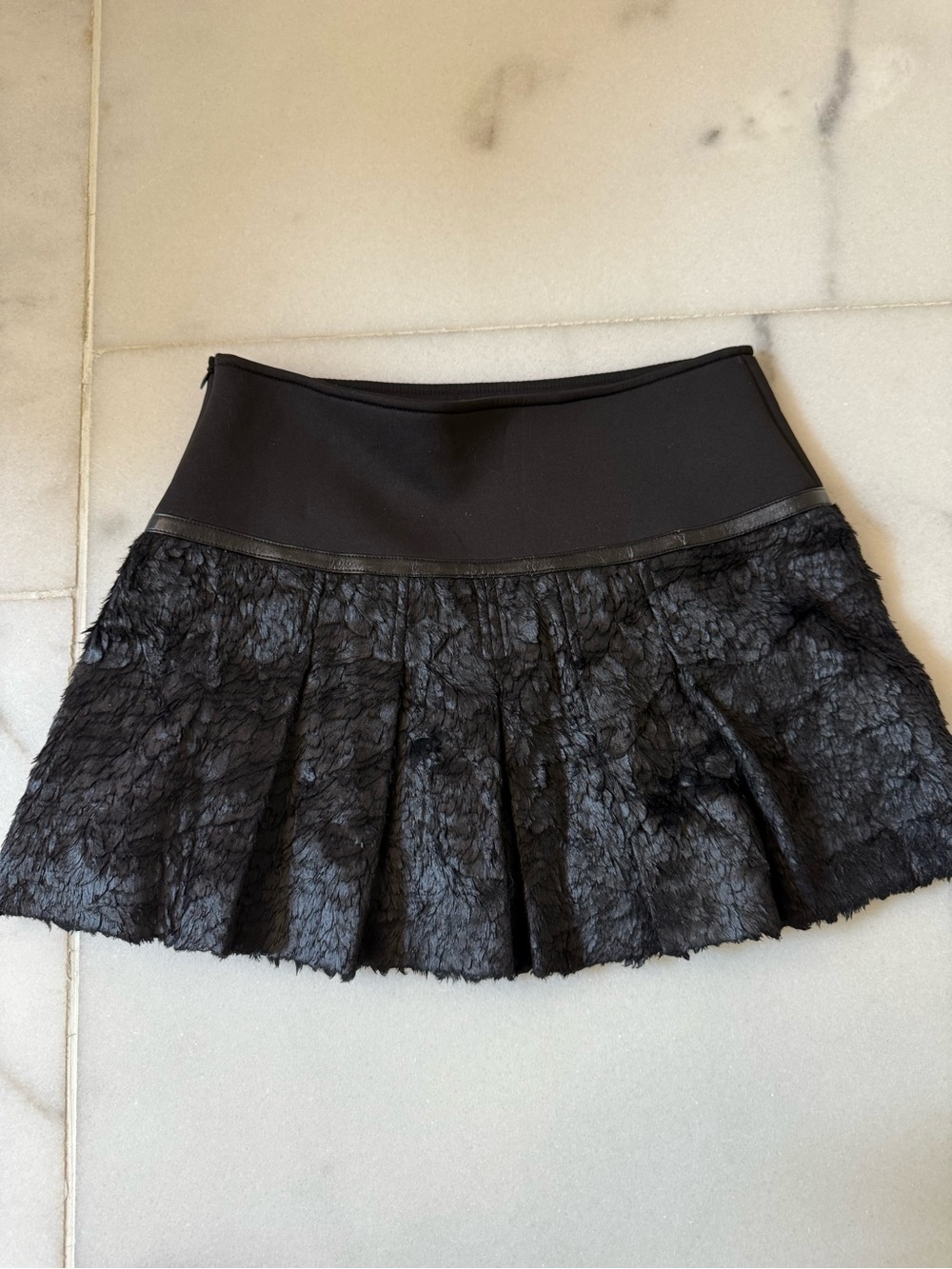 Ohne Titel Black Pleated Faux-Fur Skater Skirt
